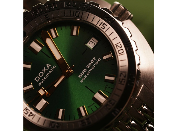 DOXA 840.10.131.10 SUB 300T SEA EMERALD SUNRAY, фото 6 | Интернет-магазин оригинальных часов и аксессуаров
