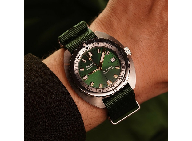 DOXA 840.10.131.26-N SUB 300T SEA EMERALD SUNRAY, фото 4 | Интернет-магазин оригинальных часов и аксессуаров
