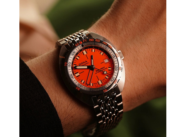 DOXA 855.10.351.10 SUB 250T GMT PROFESSIONAL, фото 4 | Интернет-магазин оригинальных часов и аксессуаров