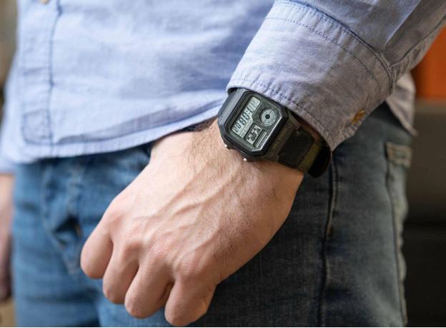 CASIO AE-1200WHUB-3AVEF, фото 2 | Интернет-магазин оригинальных часов и аксессуаров