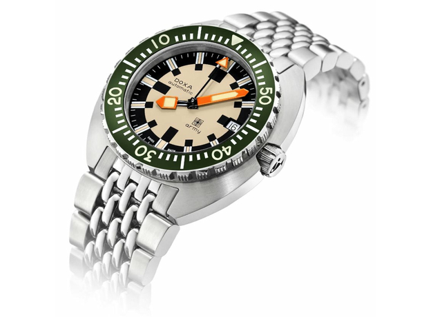 DOXA 785.10.031G.10 ARMY GREEN CERAMIC BEZEL, фото 2 | Интернет-магазин оригинальных часов и аксессуаров