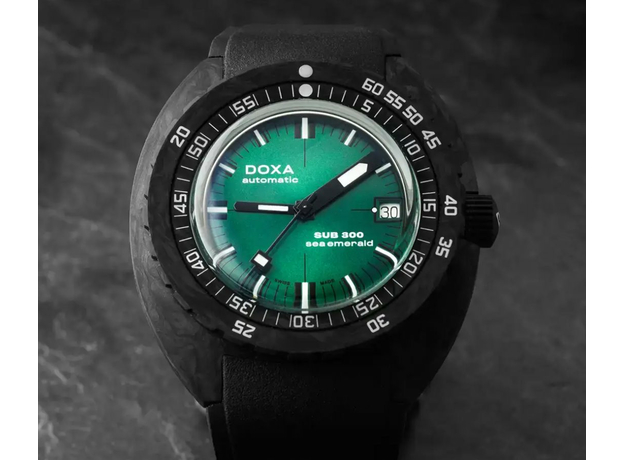 DOXA 822.70.131.20 SUB 300 CARBON SEA EMERALD COSC CERTIFIED CHRONOMETER, фото 4 | Интернет-магазин оригинальных часов и аксессуаров