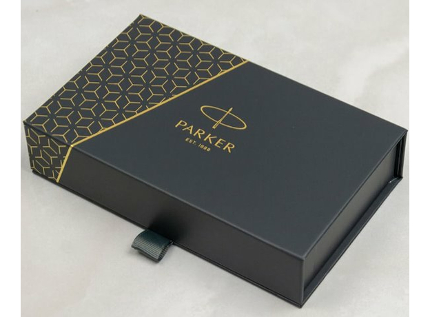 Набор Parker SONNET Black Lacquer GT BP 86 032b242 (шариковая ручка + чехол), фото 3 | Интернет-магазин оригинальных часов и аксессуаров