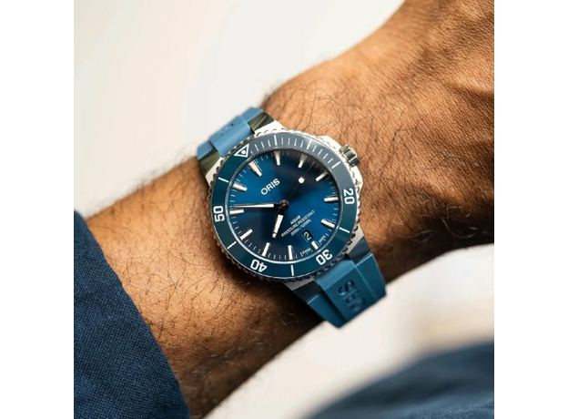 Oris Diving Aquis Date 733.7787.4135 RS 4.22.35FC, фото 4 | Интернет-магазин оригинальных часов и аксессуаров