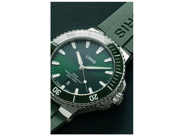 Oris Diving Aquis Date 733.7787.4157 RS 4.22.37FC, фото 2 | Интернет-магазин оригинальных часов и аксессуаров