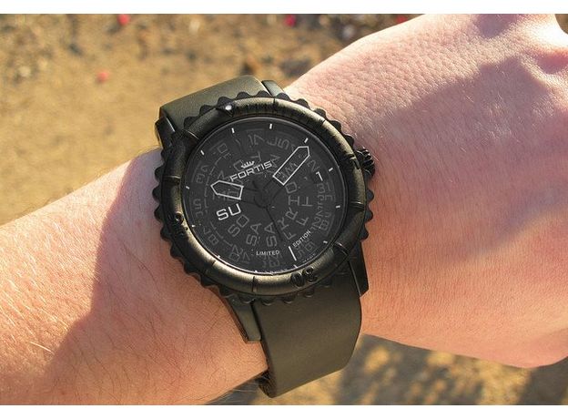 Fortis - 675.18.81 K B-47 BIG BLACK WITH CAOUTCHOUC BRACELET, фото 2 | Интернет-магазин оригинальных часов и аксессуаров